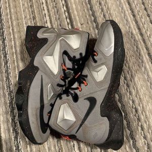 Lebron 13
